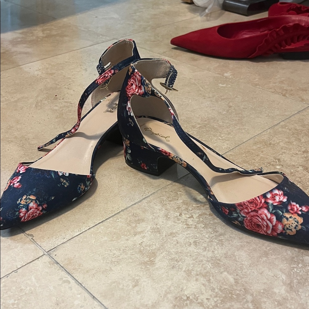 Qupid floral Ankle Strap Women's Shoes
